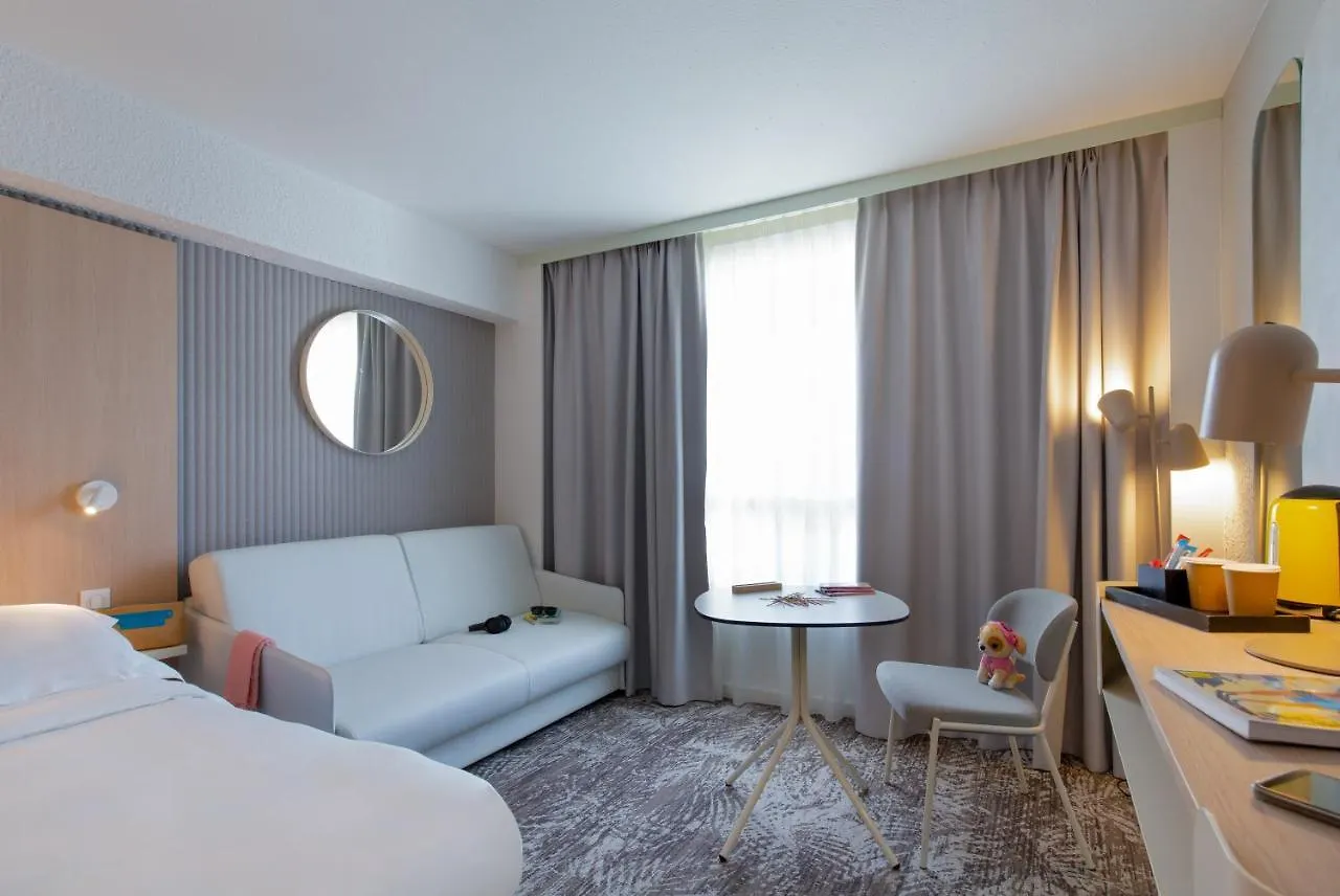 Отель Novotel Aix-En-Provence Pont De L'Arc