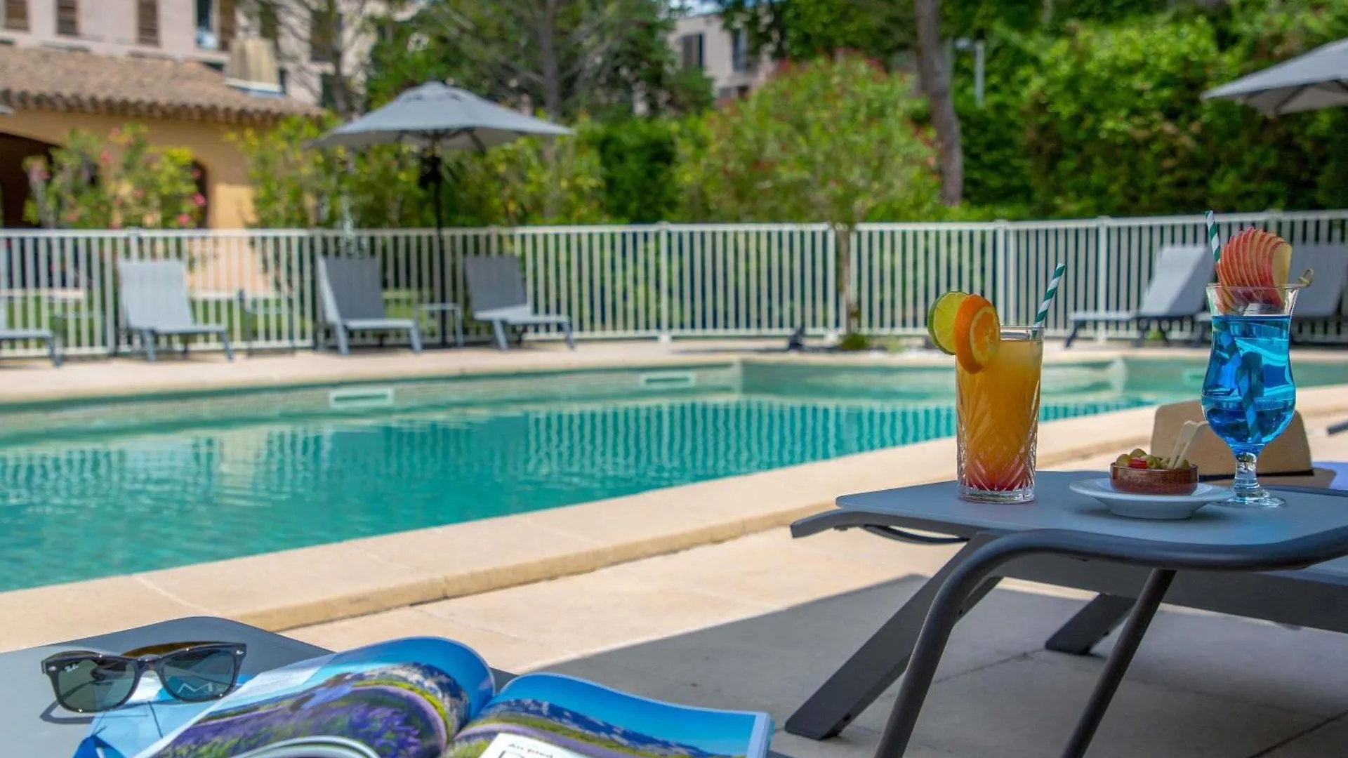 Отель Novotel Aix-En-Provence Pont De L'Arc