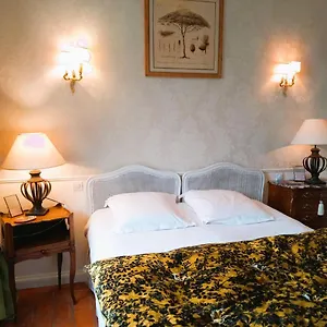 Hote-aix-centre-garage-piscine Bed & Breakfast